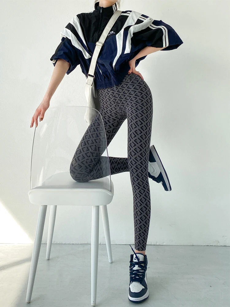 Printed arkskin Yoga Pants High Waist Slim Fit Summer Thin Outerwear Women's Base Layer Trousers Abdomen Lifting Butt Enhan...
Printed arkskin Yoga Pants High Waist Slim Fit Summer Thin Outerwear Women's Base Layer Trousers Abdomen Lifting Butt Enhan...