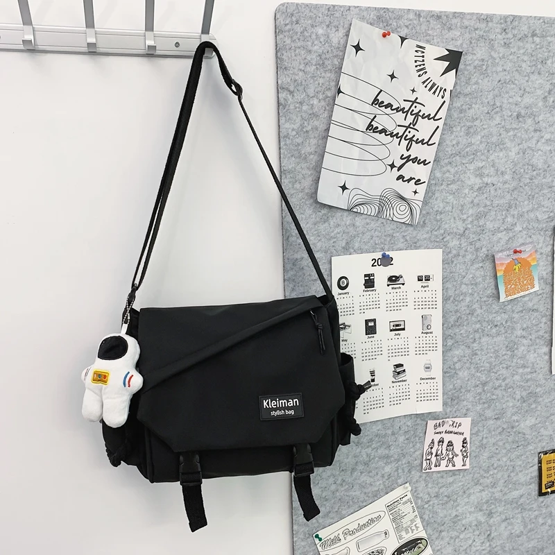 For Men Women New Fashion Shoulder Bags School Bag Student Casual Large Capacity messenger bag Boys Girls
For Men Women New Fashion Shoulder Bags School Bag Student Casual Large Capacity messenger bag Boys Girls