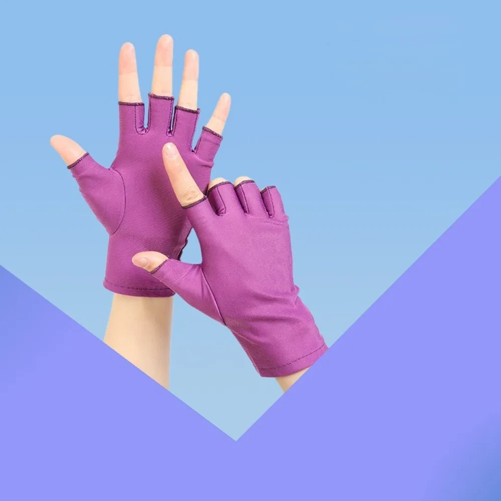 Новые солнцезащитные перчатки с половиной пальца, анти-УФ-высокоэластичные перчатки из ледяного шелка, дышащие женские перчатки для вождения
Новые солнцезащитные перчатки с половиной пальца, анти-УФ-высокоэластичные перчатки из ледяного шелка, дышащие женские перчатки для вождения