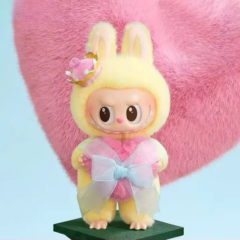 Новая подлинная серия Crybaby Crybaby Crying For Love, виниловая кукла с лицом, подвесная открытка Love You Cherry, брелок, кулон, подарки на день Святого Валентина
Новая подлинная серия Crybaby Crybaby Crying For Love, виниловая кукла с лицом, подвесная открытка Love You Cherry, брелок, кулон, подарки на день Святого Валентина