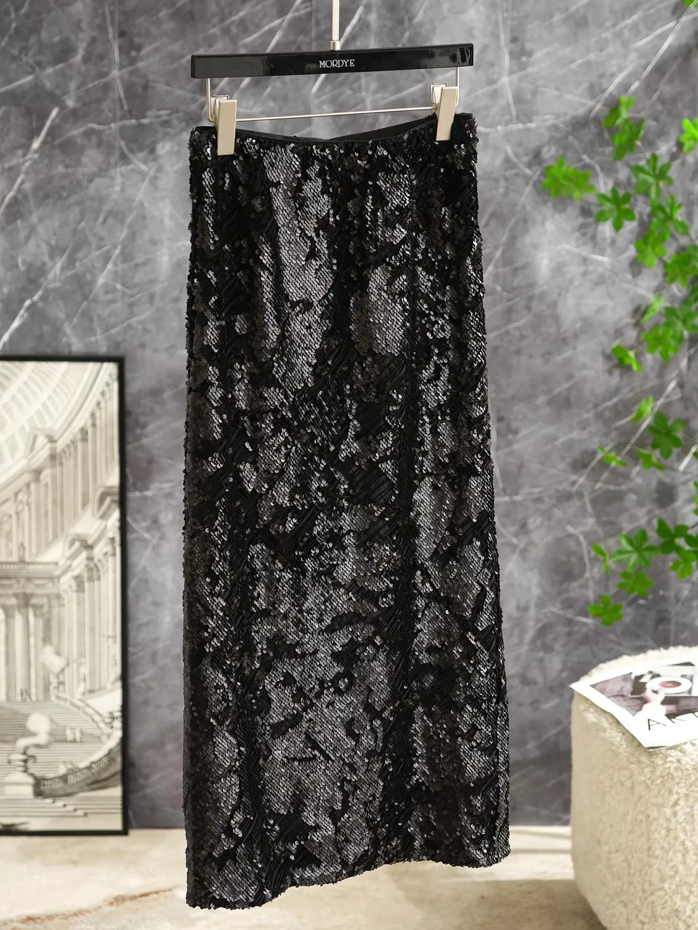 Elegant Black Beaded Midi Skirt Women's Fitted High Waist Tummy Control Asymmetrical Commute Friendly Polyester Fiber
Elegant Black Beaded Midi Skirt Women's Fitted High Waist Tummy Control Asymmetrical Commute Friendly Polyester Fiber