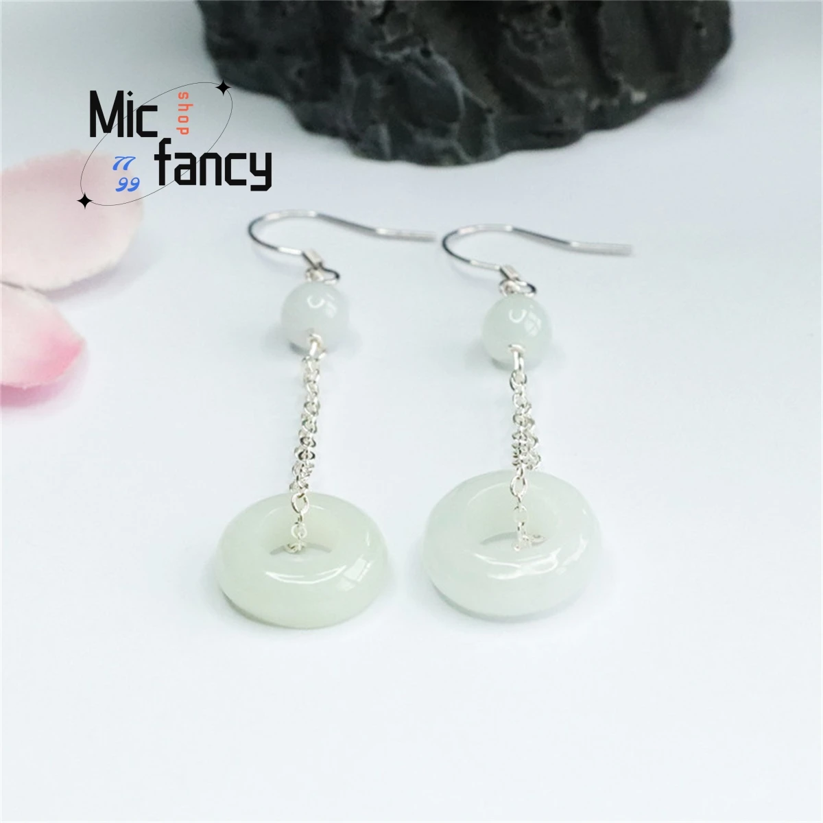 Natural S925 Silver Jade Ear Hook Safety Buckle Earrings Simple Generous Personality Exquisite Women Sweet Romantic Holiday Gift
Natural S925 Silver Jade Ear Hook Safety Buckle Earrings Simple Generous Personality Exquisite Women Sweet Romantic Holiday Gift