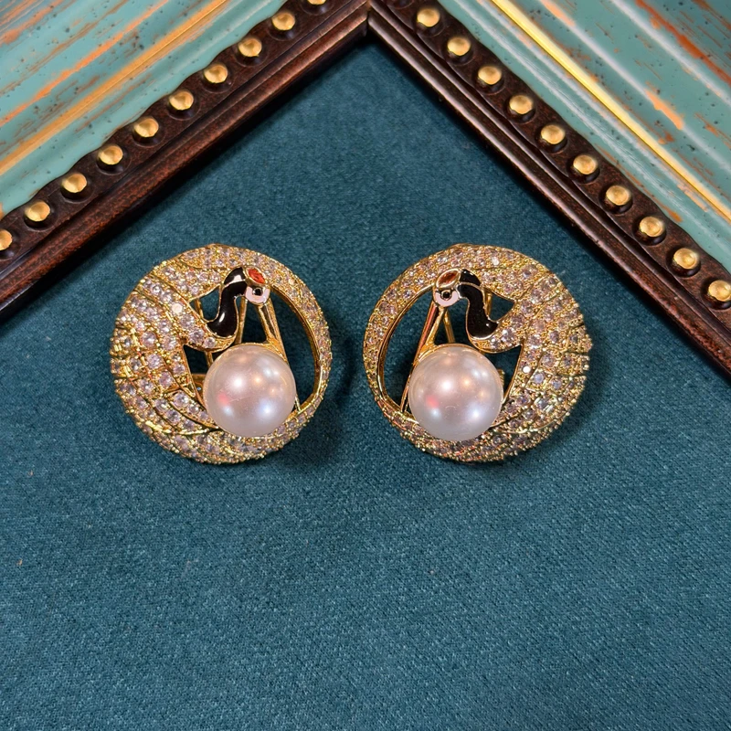 Vintage Crane Gold Color Pearl Earrings For Woman Round Hollow Zircon Jewelry Antique Women Luxury Designer Chinese Style 2025
Vintage Crane Gold Color Pearl Earrings For Woman Round Hollow Zircon Jewelry Antique Women Luxury Designer Chinese Style 2025