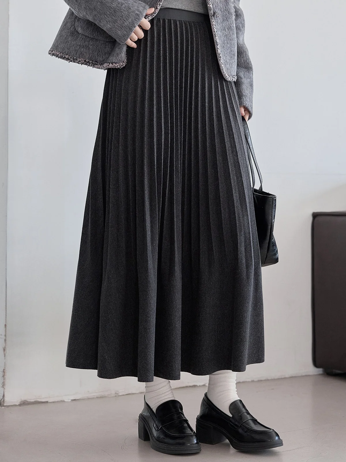 Шерстяная юбка Deep ey для женщин, новая зимняя модель с высокой талией, драпированная, из тюля, А-силуэт, для повседневной носки, в корейском стиле
Шерстяная юбка Deep ey для женщин, новая зимняя модель с высокой талией, драпированная, из тюля, А-силуэт, для повседневной носки, в корейском стиле