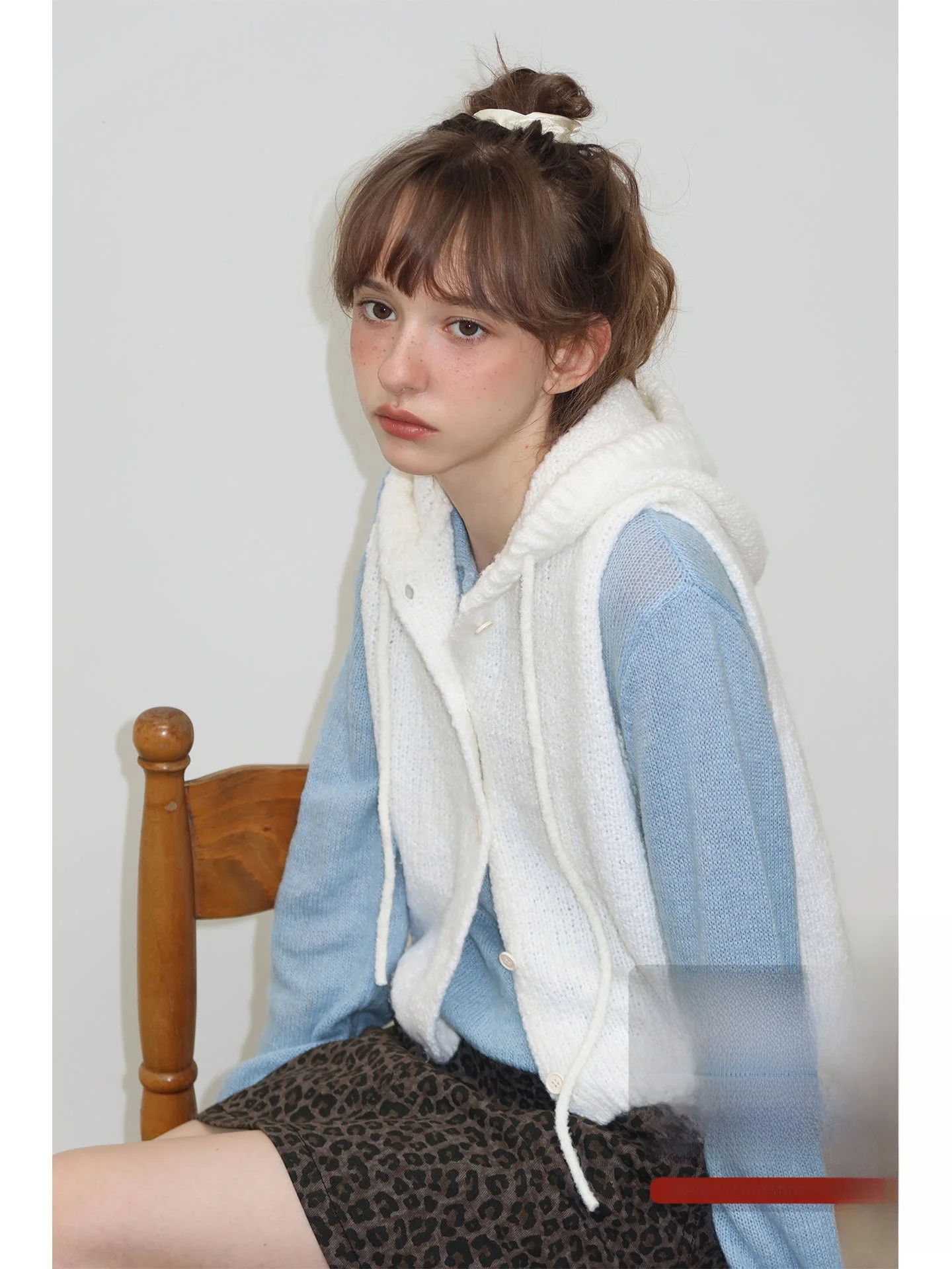 Cute Knitted Woolen Pearl Furry Vest with Hat LetM Brand Commute Style Pure Color Regular Thickness Suitable for Autumn
Cute Knitted Woolen Pearl Furry Vest with Hat LetM Brand Commute Style Pure Color Regular Thickness Suitable for Autumn