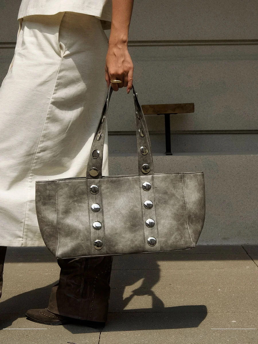 UGALS Autumn Winter Faion Versatile Buet Bag with Nail Handbag Commute oulder Bag Women's Casual Simple Sle Handbag
UGALS Autumn Winter Faion Versatile Buet Bag with Nail Handbag Commute oulder Bag Women's Casual Simple Sle Handbag