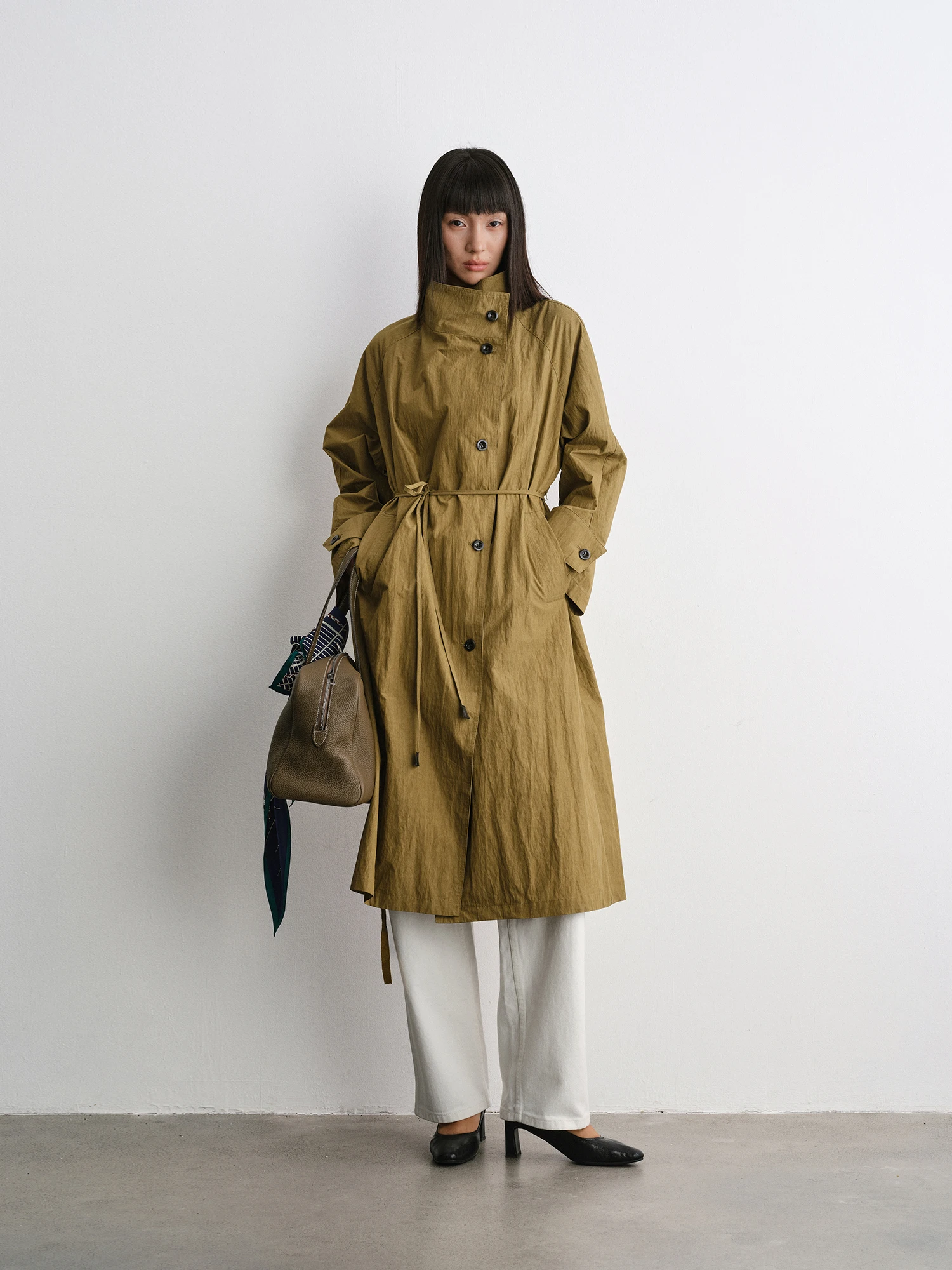 Женская ветровка TAYCO в стиле ретро, свободного кроя, с отложным воротником, драпировкой и вставками, средней длины, из хлопка и нейлона, для повседневного и делового стиля
Женская ветровка TAYCO в стиле ретро, свободного кроя, с отложным воротником, драпировкой и вставками, средней длины, из хлопка и нейлона, для повседневного и делового стиля