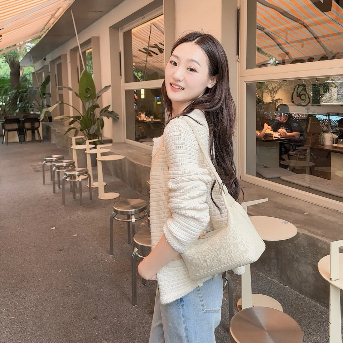 Вязаный шерстяной кардиган Hooton для женщин, повседневный, длинный, с круглым вырезом, на пуговицах, уютный, G83
Вязаный шерстяной кардиган Hooton для женщин, повседневный, длинный, с круглым вырезом, на пуговицах, уютный, G83