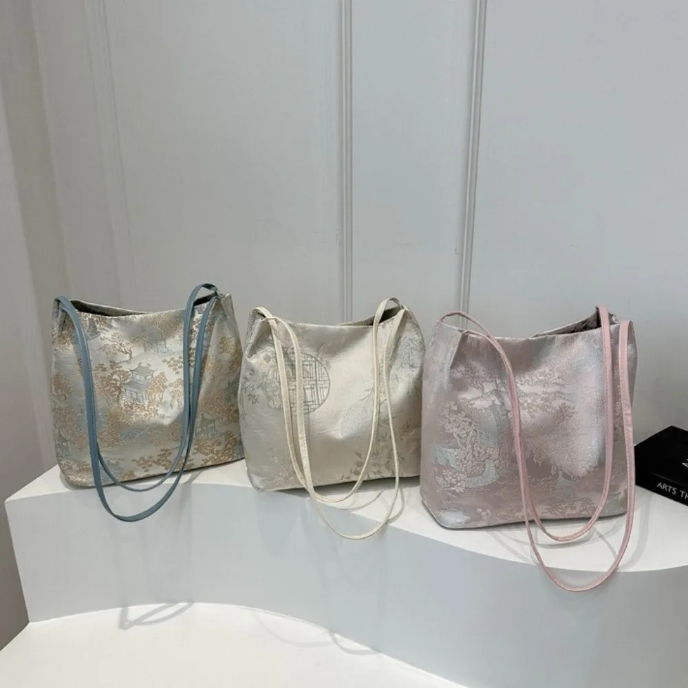 Luxury Large Capacity Embroidery Shoulder Bag Floral Sweet Hanfu Bucket Bag Elegant Exquisite Handbag Women/Girls
Luxury Large Capacity Embroidery Shoulder Bag Floral Sweet Hanfu Bucket Bag Elegant Exquisite Handbag Women/Girls