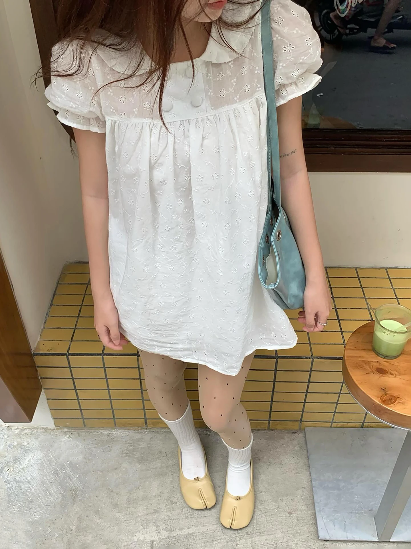 Korean Sweet Embroidered Hollow out Doll Collar Bubble Sleeve Dress Top And Shorts Two Piece Set for Women Summer Fashion
Korean Sweet Embroidered Hollow out Doll Collar Bubble Sleeve Dress Top And Shorts Two Piece Set for Women Summer Fashion