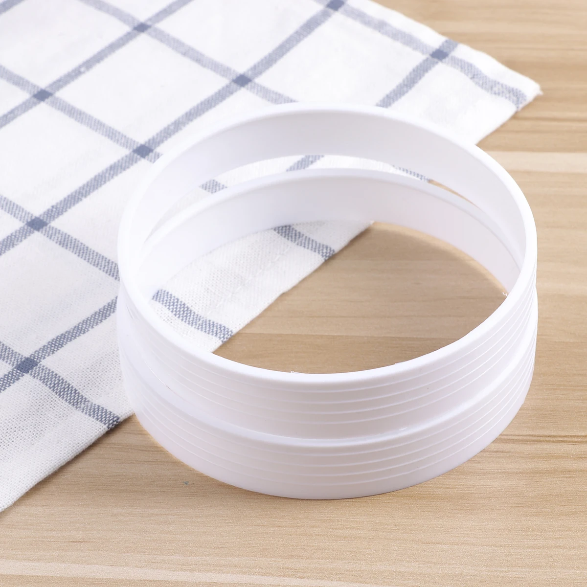 2pcs Hole Ring 108mm Durable PP Material Putting Plastic Ring Training Aid Accessories Soil Protection
2pcs Hole Ring 108mm Durable PP Material Putting Plastic Ring Training Aid Accessories Soil Protection