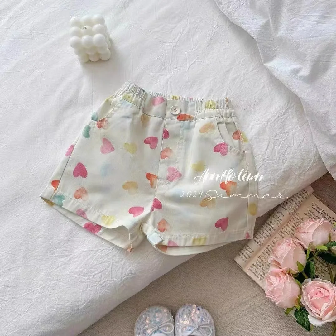 2024 Children's New Summer Shorts Girls' Casual Korean Edition White Popular Love Print Western style Hot Pants Girl Baby Shorts
2024 Children's New Summer Shorts Girls' Casual Korean Edition White Popular Love Print Western style Hot Pants Girl Baby Shorts