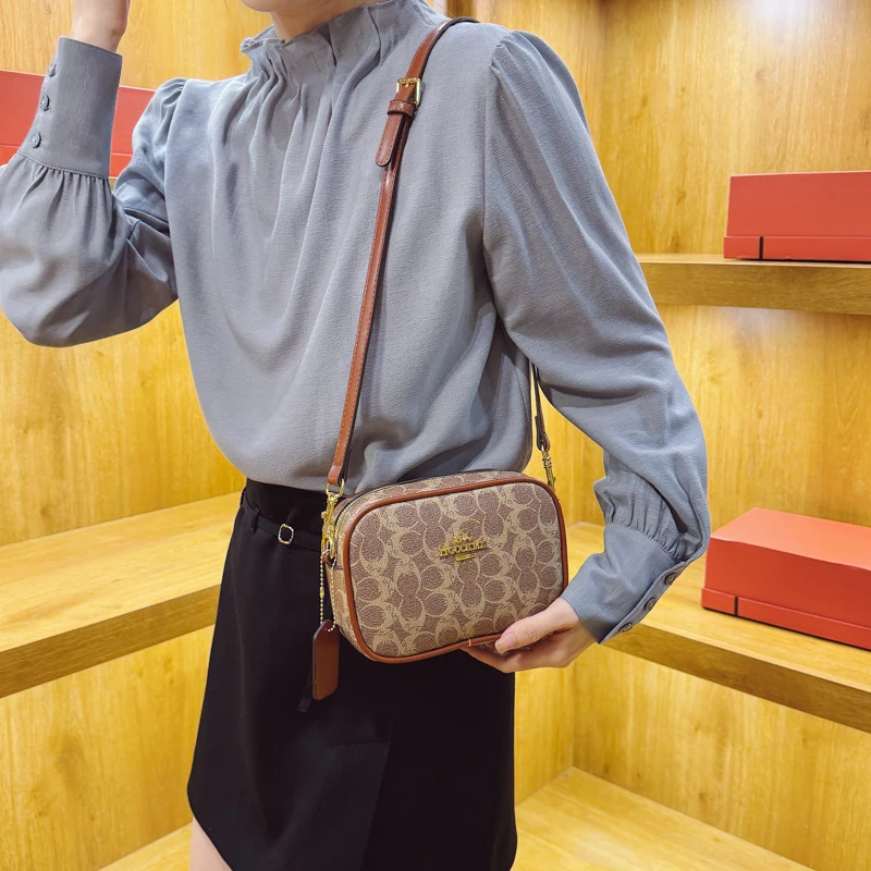 Элегантная роскошная брендовая женская сумка-тоут Модная сумка на плечо Высококачественная кожаная сумка Стильная сумка через плечо Классический дизайнер
Элегантная роскошная брендовая женская сумка-тоут Модная сумка на плечо Высококачественная кожаная сумка Стильная сумка через плечо Классический дизайнер