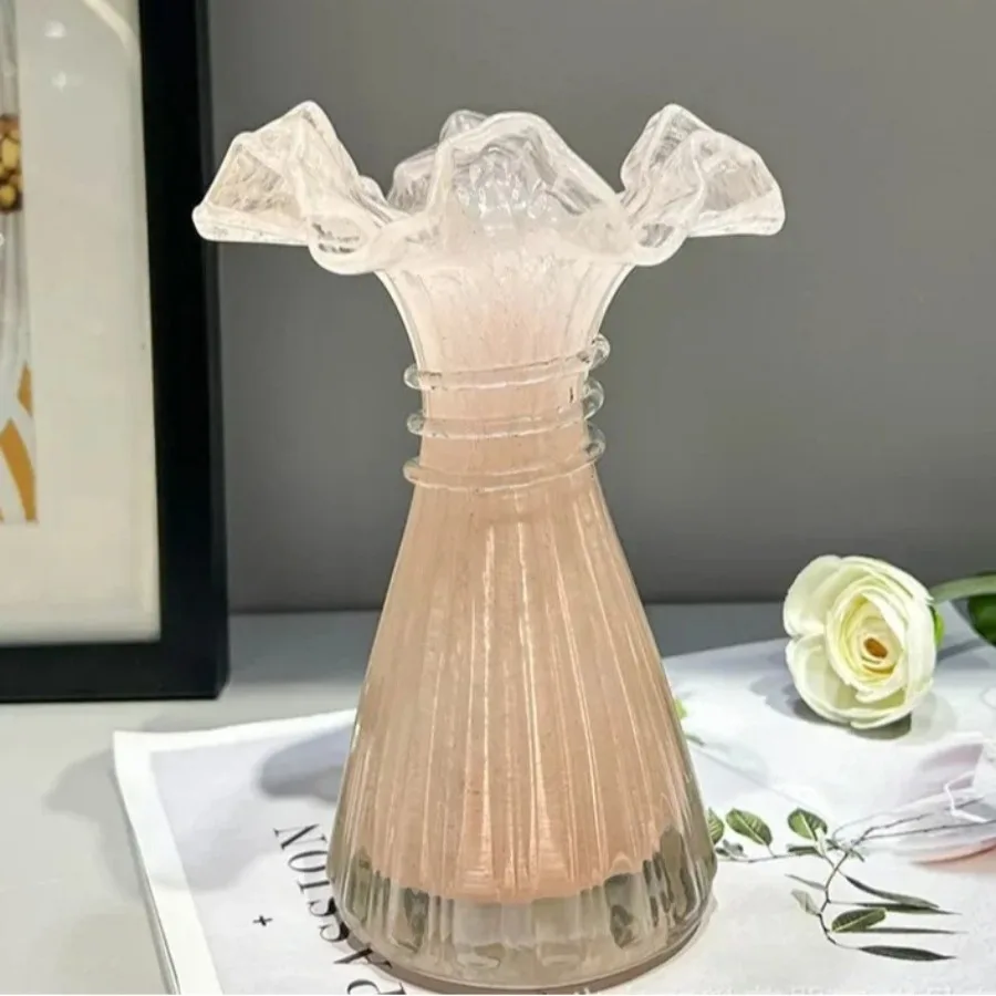 Light Luxury Handmade Glass Vase Model Room Decorative Vases Dining Table Hydroponic Flower Ware Home Decor
Light Luxury Handmade Glass Vase Model Room Decorative Vases Dining Table Hydroponic Flower Ware Home Decor
