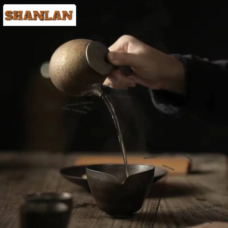 200ml Japanese Style Retro Gilding Pot Coarse Pottery Personal Side Of The Pot Handmade Teakettle Puer Teaware Office Decoration
200ml Japanese Style Retro Gilding Pot Coarse Pottery Personal Side Of The Pot Handmade Teakettle Puer Teaware Office Decoration