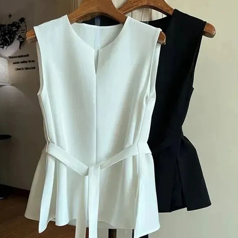 Classic Sleeveless Vest Top Women Minimalist Workwear Summer Thin Belted Shell Tank Slim Draped Solid Office Lady Crop Vest
Classic Sleeveless Vest Top Women Minimalist Workwear Summer Thin Belted Shell Tank Slim Draped Solid Office Lady Crop Vest