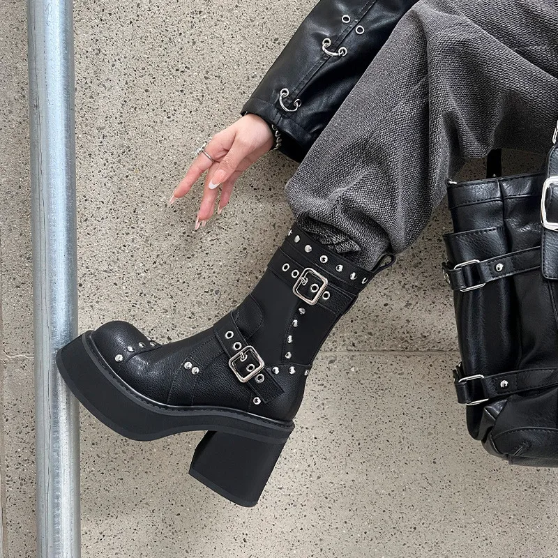 MKKHOU Fashion Short Boots Women's New High Quality Leather Boots Round Head Thick Bottom High Heels Calf Boots Women
MKKHOU Fashion Short Boots Women's New High Quality Leather Boots Round Head Thick Bottom High Heels Calf Boots Women