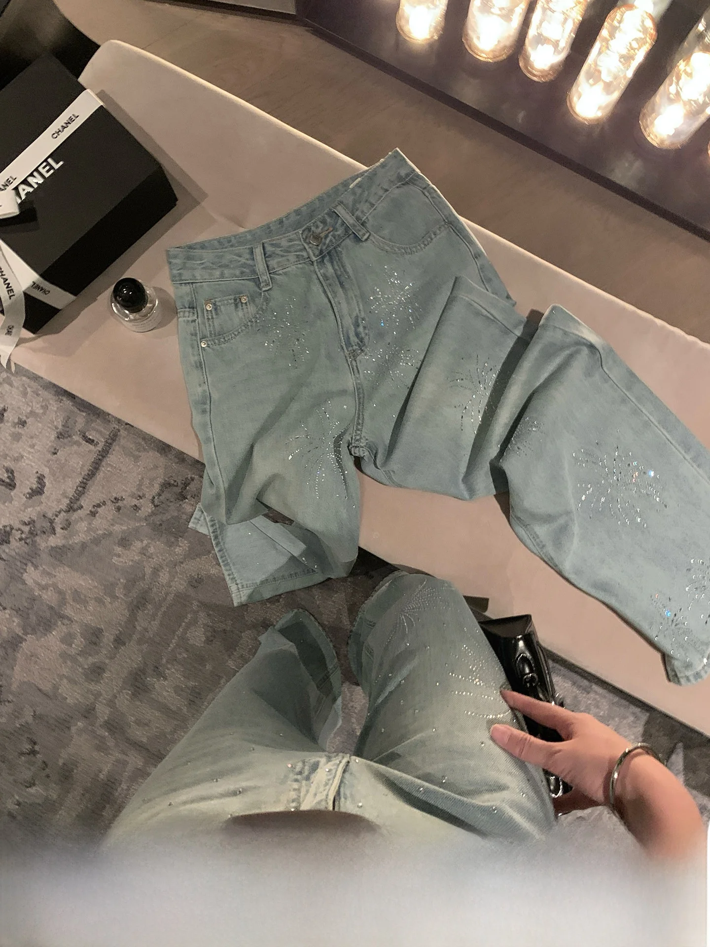 YOLI Blue Denim Jeans Women's Fashionable American Retro Spring High Waist Wide Leg Pants Gold Smoke Effect Slimming Long Tro...
YOLI Blue Denim Jeans Women's Fashionable American Retro Spring High Waist Wide Leg Pants Gold Smoke Effect Slimming Long Tro...