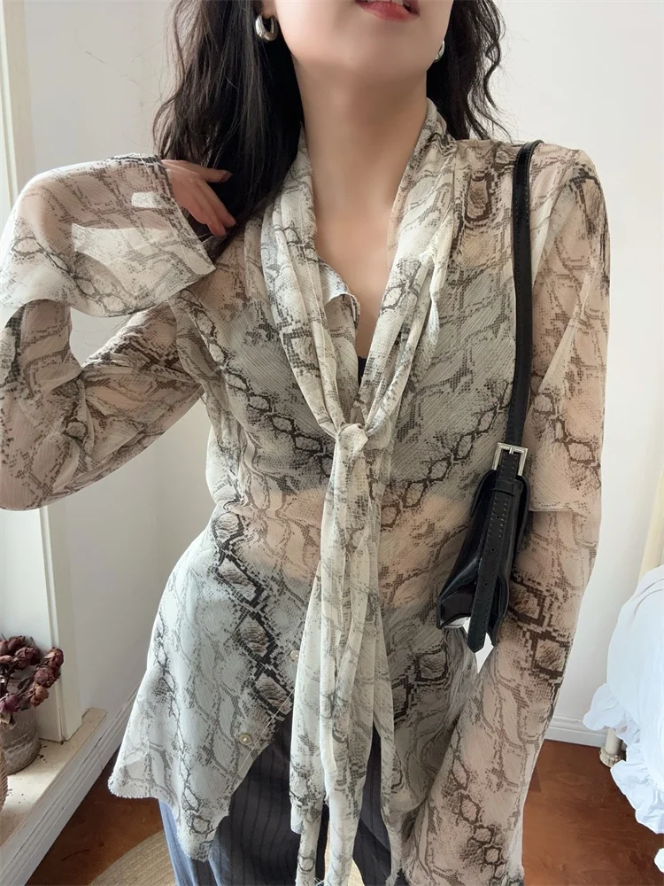 DADANA Commute Style Long Sleeve Printed Lightweight Women's Shirt Transparent Design Snake Skin Pattern Blouse Ultra Thin Su...
DADANA Commute Style Long Sleeve Printed Lightweight Women's Shirt Transparent Design Snake Skin Pattern Blouse Ultra Thin Su...