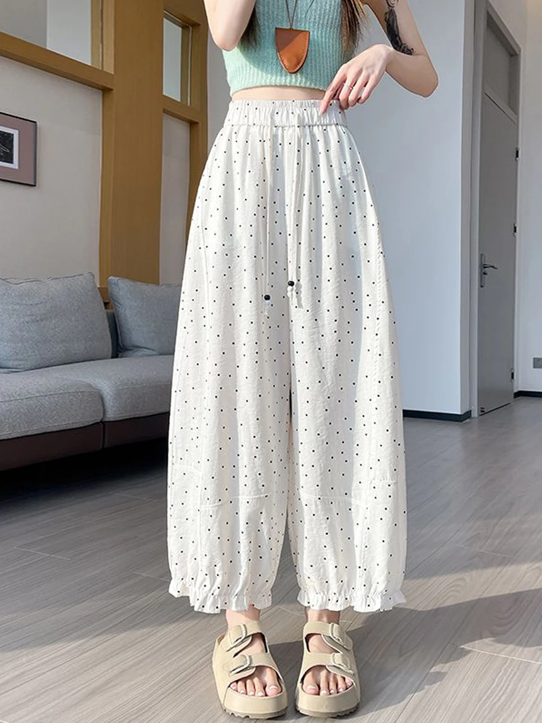 Polka Dot Cotton Linen Wide Leg Pants Women Summer Thin Korean Style Earlet Lace Lantern Pants High Waist Slimming Casual Pants
Polka Dot Cotton Linen Wide Leg Pants Women Summer Thin Korean Style Earlet Lace Lantern Pants High Waist Slimming Casual Pants