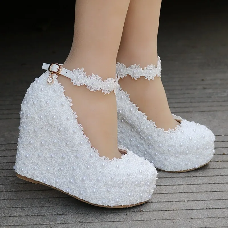 Sexy and Noble Lace Pearl Shoes White Platform Wedges Pumps Round Toe Hollow Buckle Strap High Heels Large Sizes Women's Shoes
Sexy and Noble Lace Pearl Shoes White Platform Wedges Pumps Round Toe Hollow Buckle Strap High Heels Large Sizes Women's Shoes