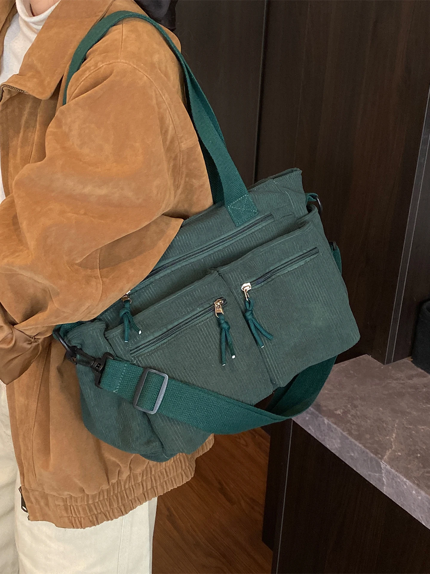 Faionable Corduroy oulder Bag Lightweight Tote Bag for Women Casual Sle Detachable Strap Suitable for Commuting And o...
Faionable Corduroy oulder Bag Lightweight Tote Bag for Women Casual Sle Detachable Strap Suitable for Commuting And o...