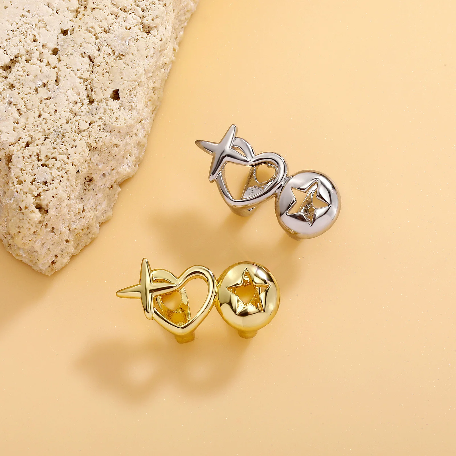 Рождественская звезда хип-хопа Grillz, позолоченные ажурные блестящие украшения для зубов для мужчин, аксессуары для костюмов для рождественской вечеринки 2026
Рождественская звезда хип-хопа Grillz, позолоченные ажурные блестящие украшения для зубов для мужчин, аксессуары для костюмов для рождественской вечеринки 2026