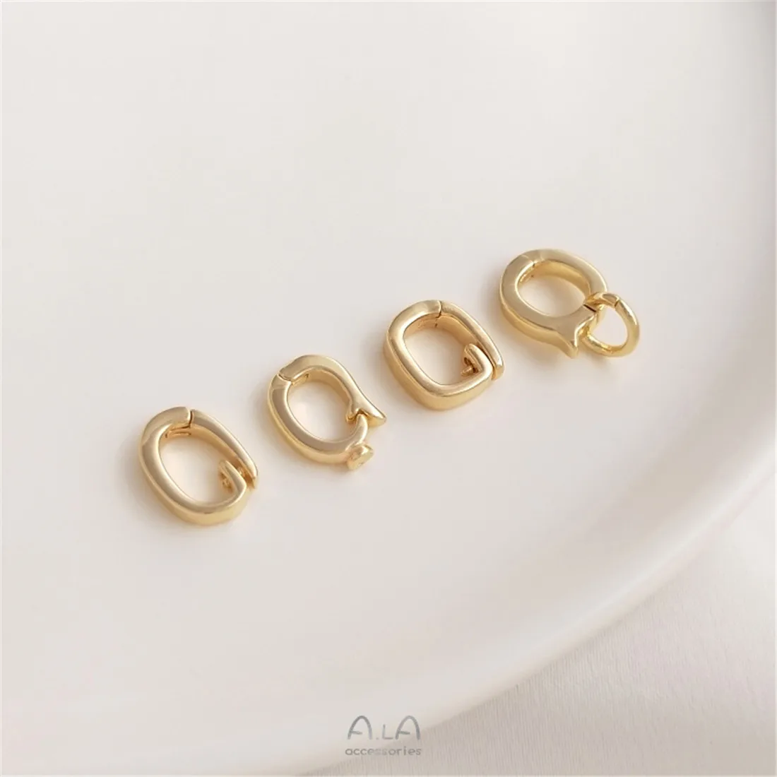Universal Buckle 14K Gold-plated Necklace Pendant Buckle Connection Buckle Diy Pearl Hanging Buckle Jewelry Accessories B969
Universal Buckle 14K Gold-plated Necklace Pendant Buckle Connection Buckle Diy Pearl Hanging Buckle Jewelry Accessories B969