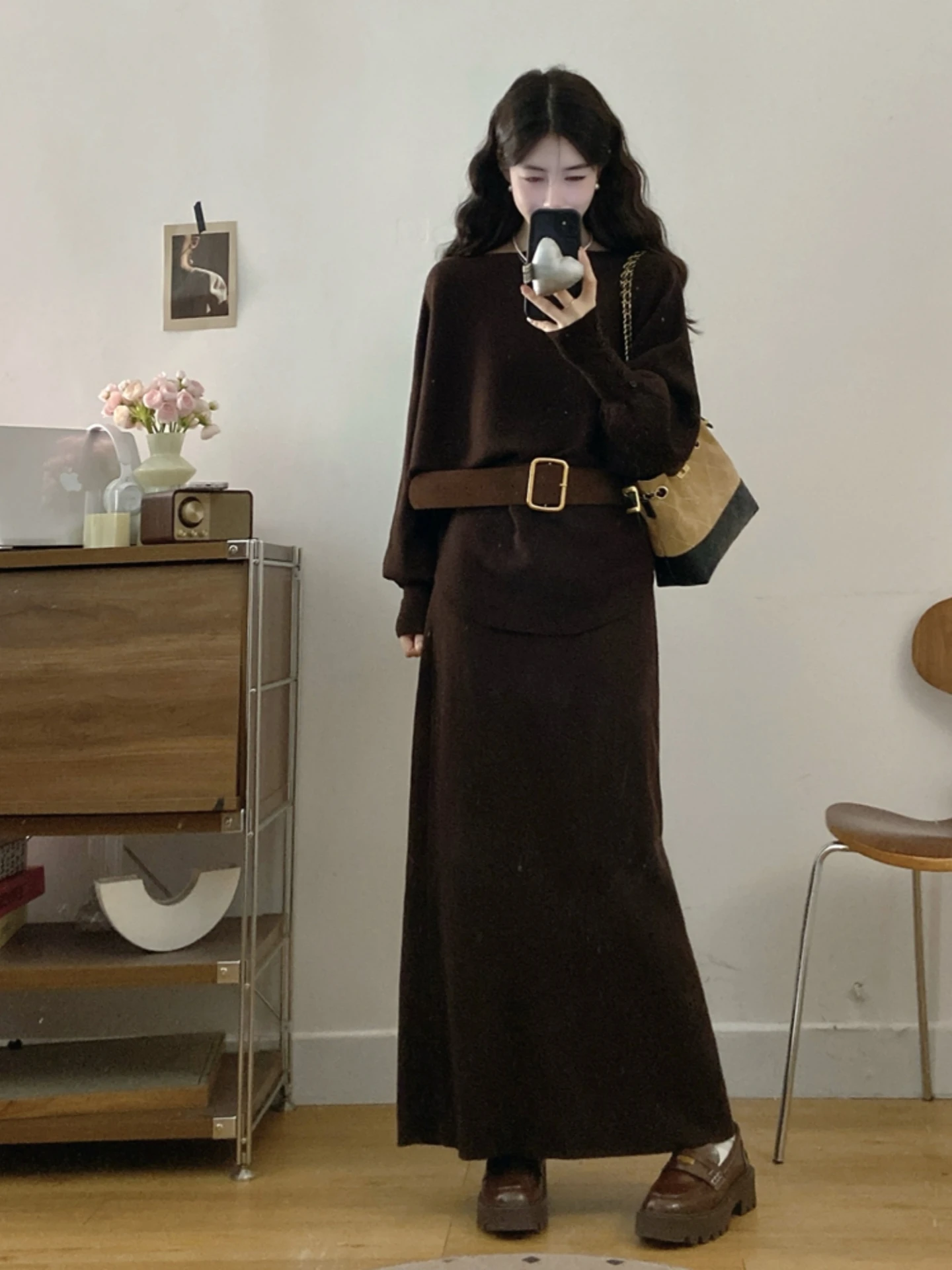 Women's Spring Autumn Large Size Knitted Sweater Skirt Set Belted Waist High Waist Long Sleeve Fashion Ensemble Two-Piece Set
Women's Spring Autumn Large Size Knitted Sweater Skirt Set Belted Waist High Waist Long Sleeve Fashion Ensemble Two-Piece Set