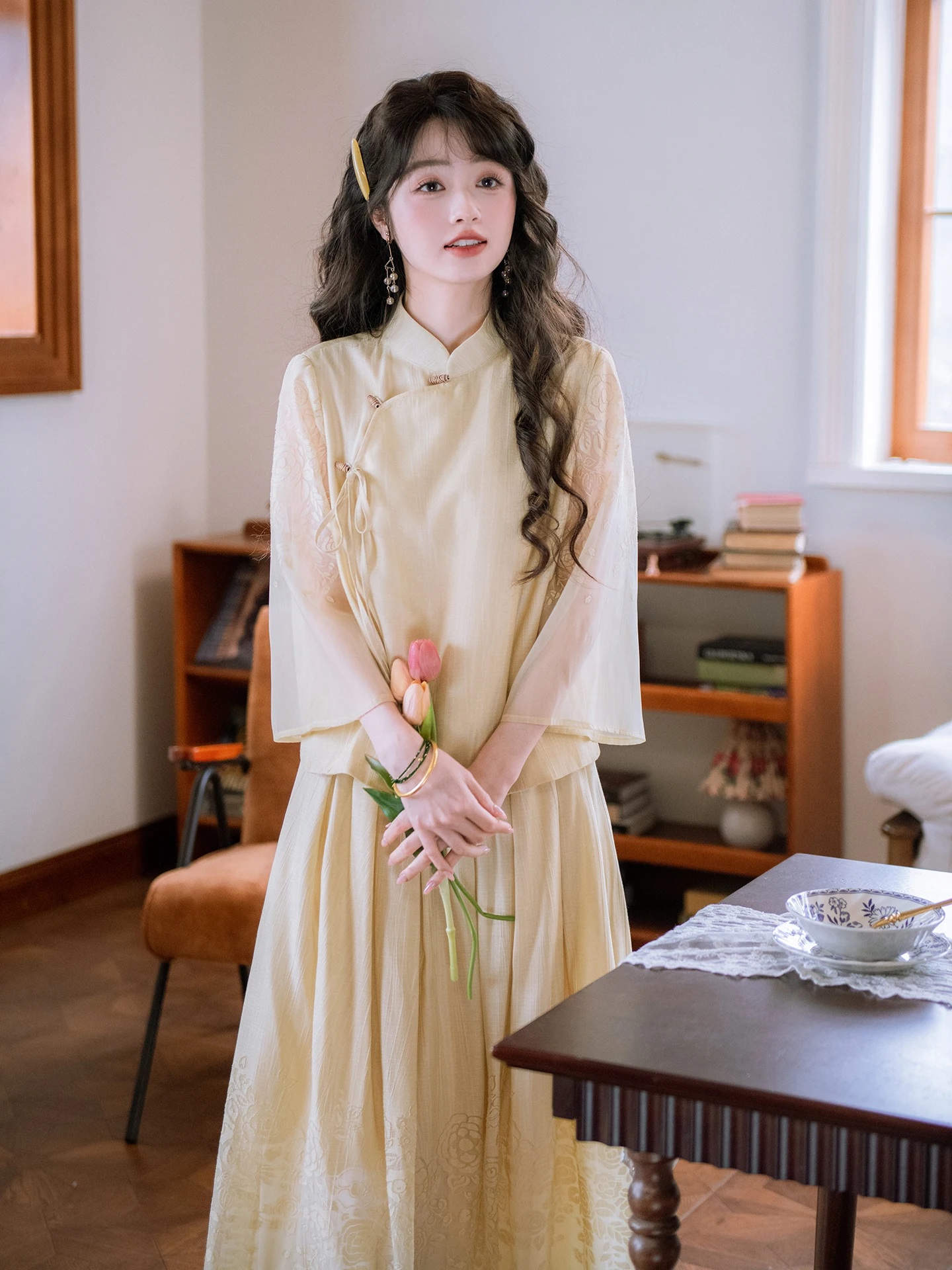 Rose Letter Spring Set Floral Print Gradual Color Half Skirt with Bell Sleeves High Waist Breathable Cotton Polyester Blend
Rose Letter Spring Set Floral Print Gradual Color Half Skirt with Bell Sleeves High Waist Breathable Cotton Polyester Blend