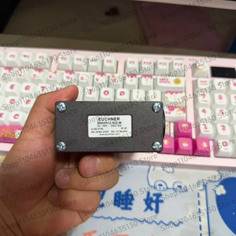 1pcs Double Contact Combination SN02D12 SN02R12-502-M Limit Travel Switch
1pcs Double Contact Combination SN02D12 SN02R12-502-M Limit Travel Switch