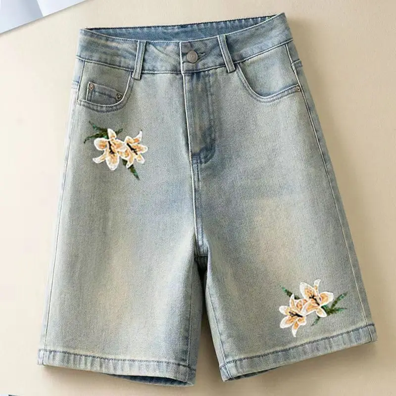 Retro Denim Shorts Women's Summer High-Waist Embroidered National Style Casual Five-Minute Pants
Retro Denim Shorts Women's Summer High-Waist Embroidered National Style Casual Five-Minute Pants