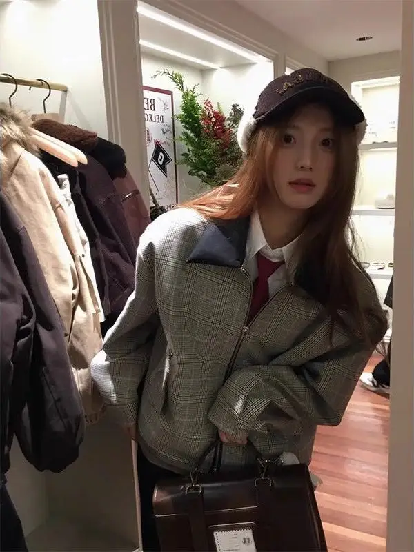 American Retro Cleanfit Plaid Jaet ex Spring New Design Small Collar Jaet Top Loose Fit Splicing Color Iron Free Poly...
American Retro Cleanfit Plaid Jaet ex Spring New Design Small Collar Jaet Top Loose Fit Splicing Color Iron Free Poly...