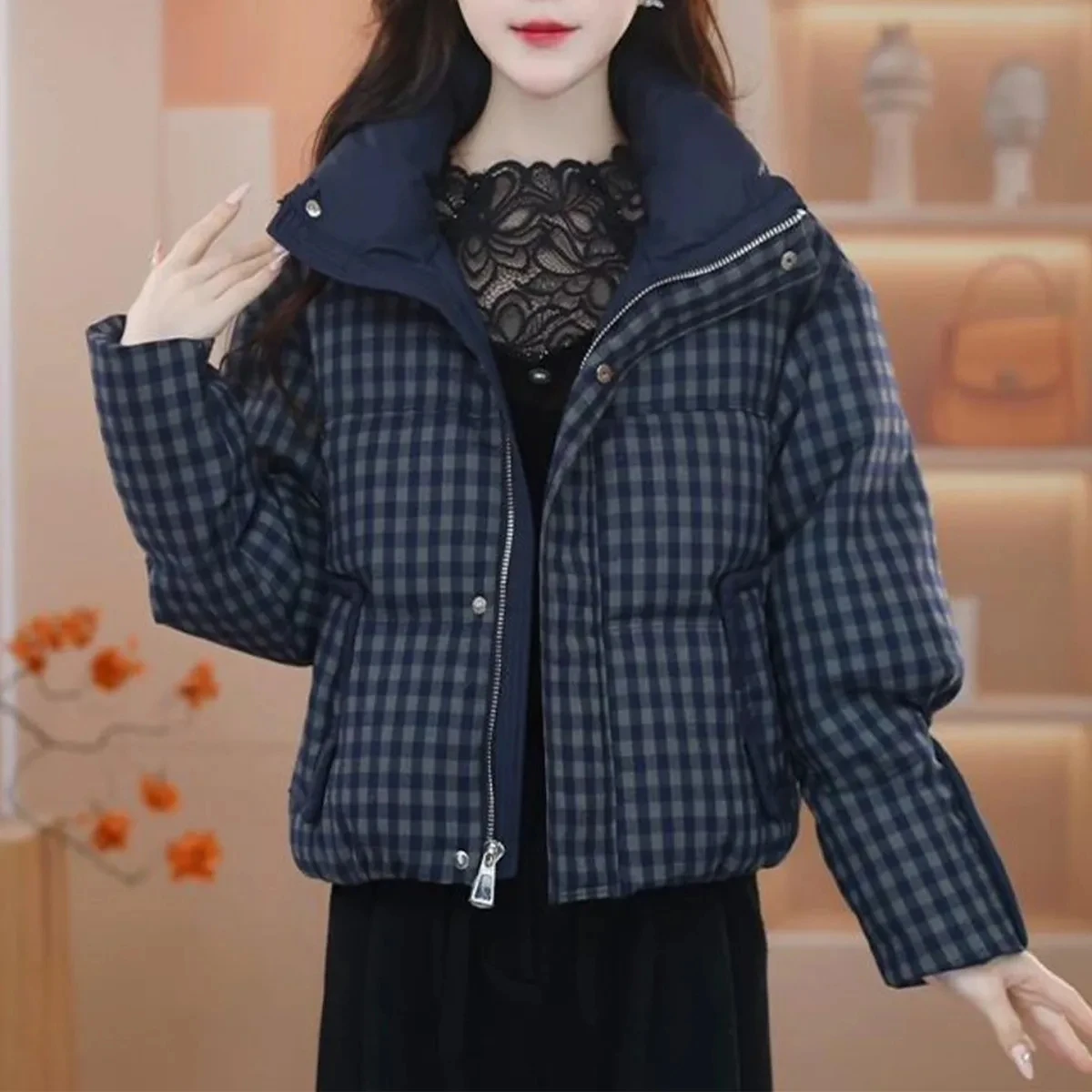 Down Cotton Jacket Womens Fashion Plaid Temperament Short Winter 2026 New Thicken Warm Casual Stand Collar Cotton Coat Tops
Down Cotton Jacket Womens Fashion Plaid Temperament Short Winter 2026 New Thicken Warm Casual Stand Collar Cotton Coat Tops