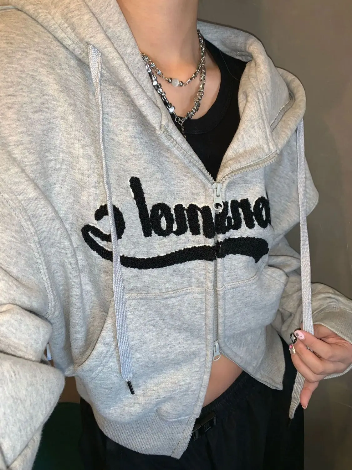 Punk Hoodie Winter Women Coats Casaul Letter Hoodie 90s Korea Fashion Crop Top Zipper Pocket Outerwear Female Kpop Jacket Hooded
Punk Hoodie Winter Women Coats Casaul Letter Hoodie 90s Korea Fashion Crop Top Zipper Pocket Outerwear Female Kpop Jacket Hooded