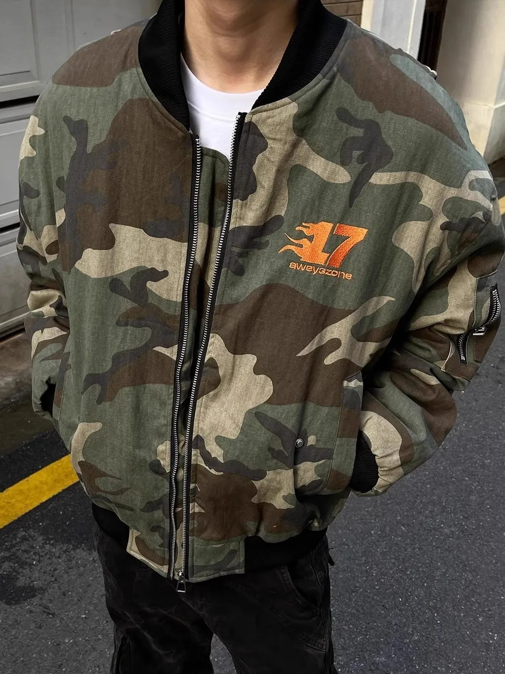 VIBE ACW Winter New American Thickened Camouflage Flight Jacket Men Trendy Cotton Outerwear Coat Zipper Closure No Pocket
VIBE ACW Winter New American Thickened Camouflage Flight Jacket Men Trendy Cotton Outerwear Coat Zipper Closure No Pocket