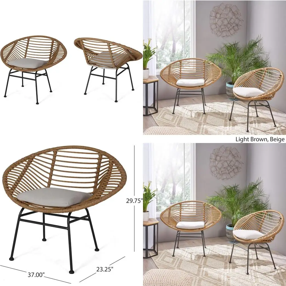 Пара светло-коричневых и бежевых плетеных стульев из ротанга с подушками для внутреннего использования.
Пара светло-коричневых и бежевых плетеных стульев из ротанга с подушками для внутреннего использования.