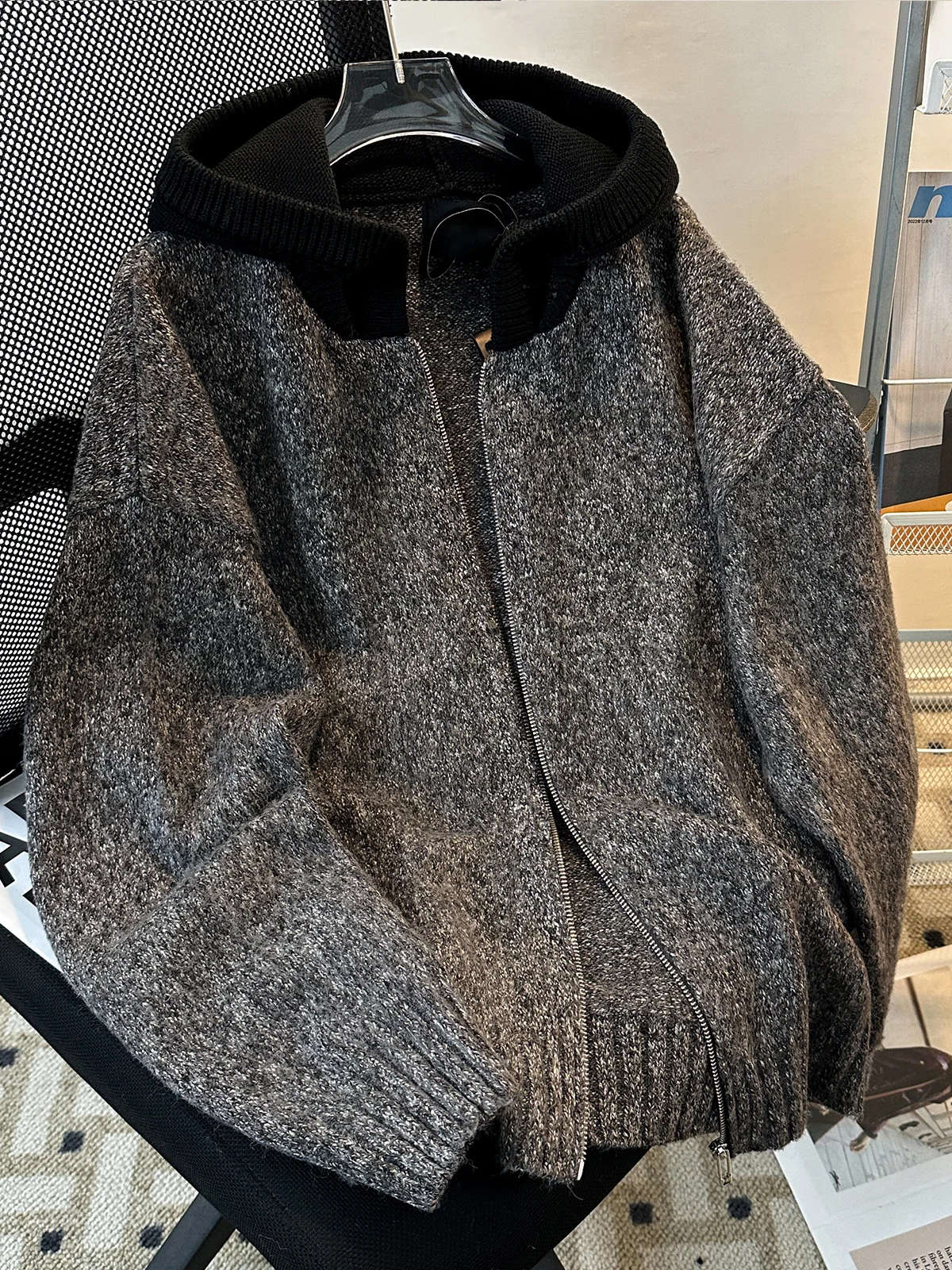 Autumn Winter Hooded Open Cardigan Sweater Men Casual Retro Youth Sports Knitted Wear Thiened Long Sve Color
Autumn Winter Hooded Open Cardigan Sweater Men Casual Retro Youth Sports Knitted Wear Thiened Long Sve Color