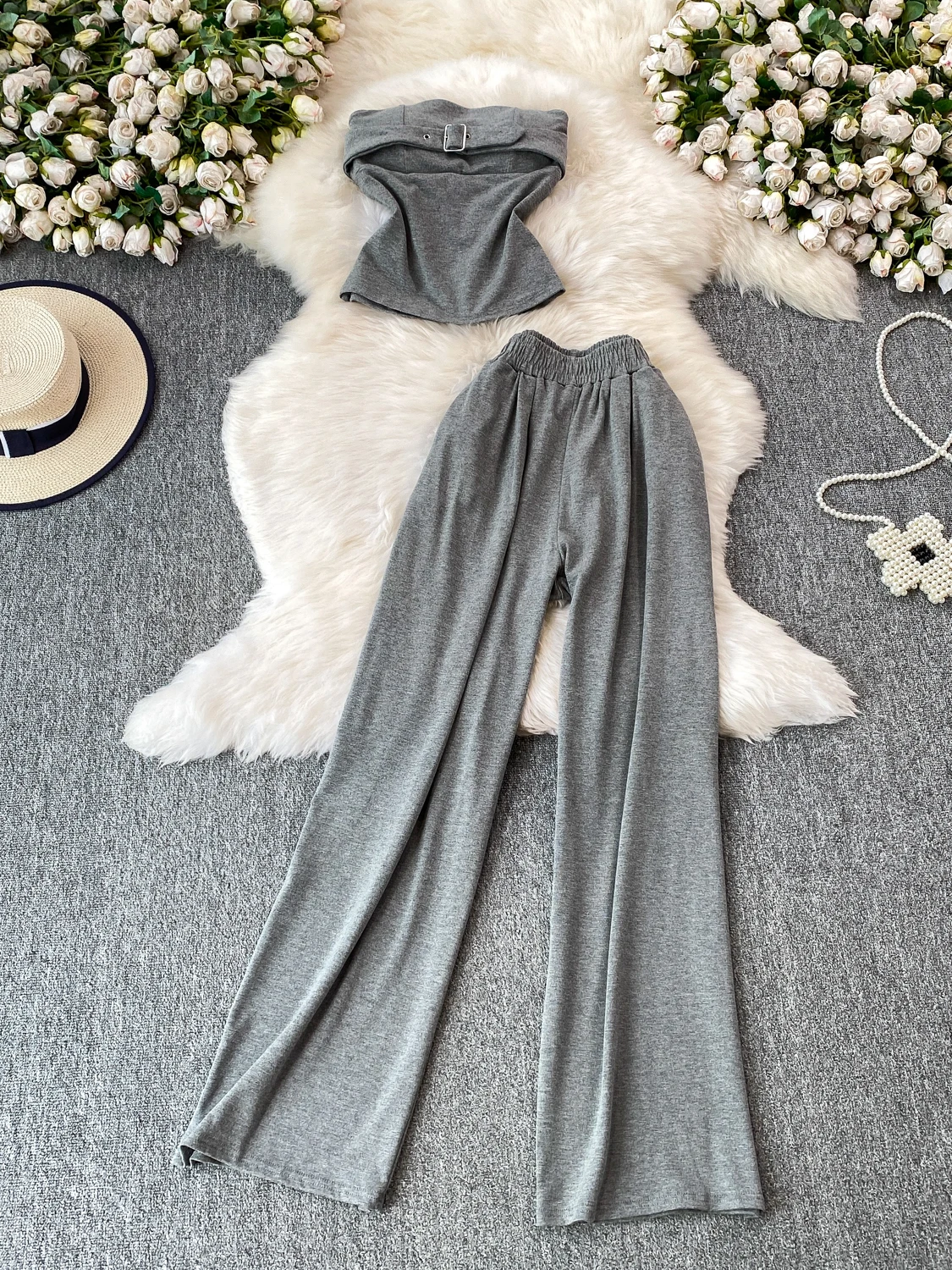 Korean Style High Waist Slimming Wide Leg Pants Knitted Two-Piece Set Short Crop Top Button-Up Bustier Casual Fashion Outfit
Korean Style High Waist Slimming Wide Leg Pants Knitted Two-Piece Set Short Crop Top Button-Up Bustier Casual Fashion Outfit