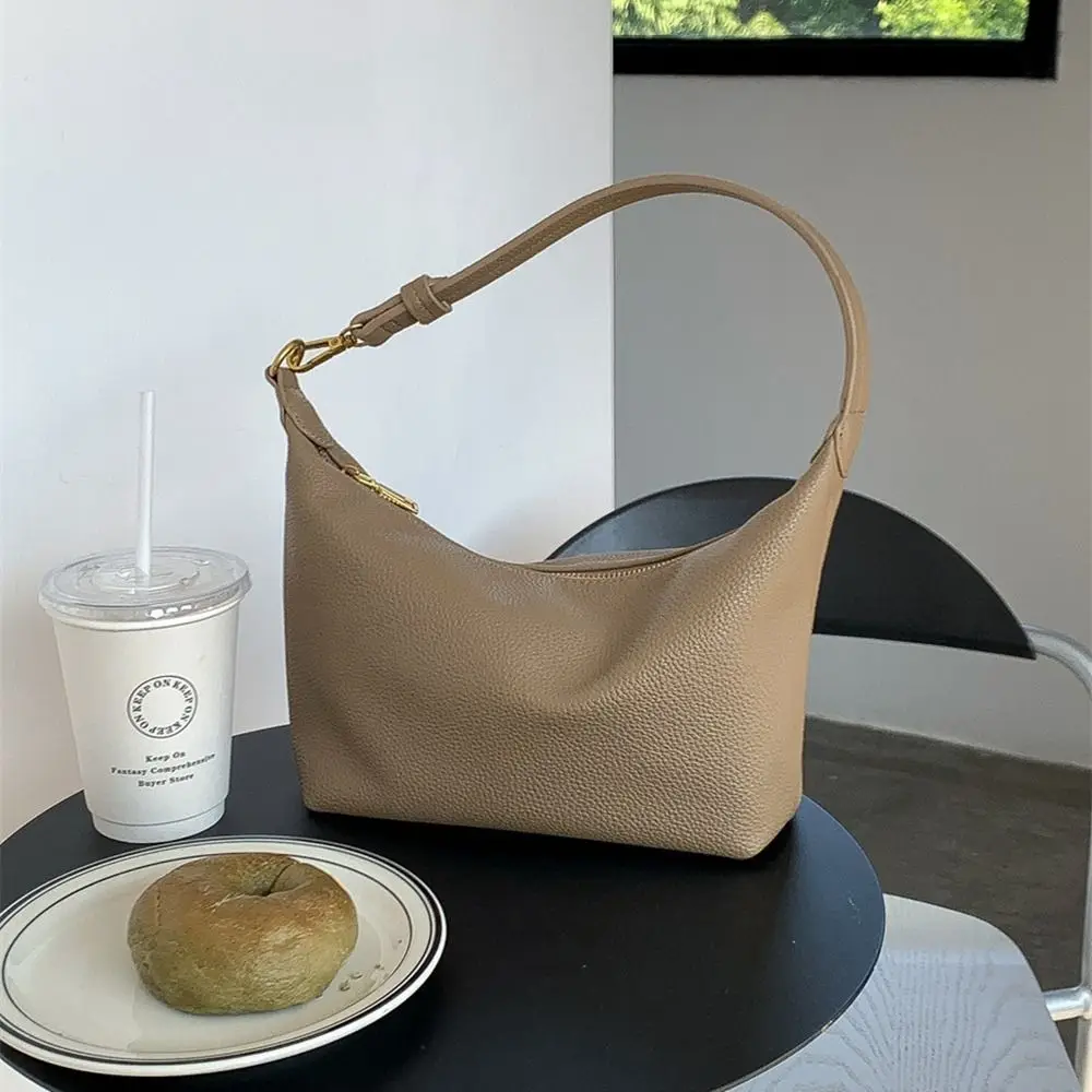 Elegant Large Capacity PU Hobo Bag Solid Color Handbag PU Dumpling Bag Fashion Design Korean Style Shoulder Bag Girls
Elegant Large Capacity PU Hobo Bag Solid Color Handbag PU Dumpling Bag Fashion Design Korean Style Shoulder Bag Girls