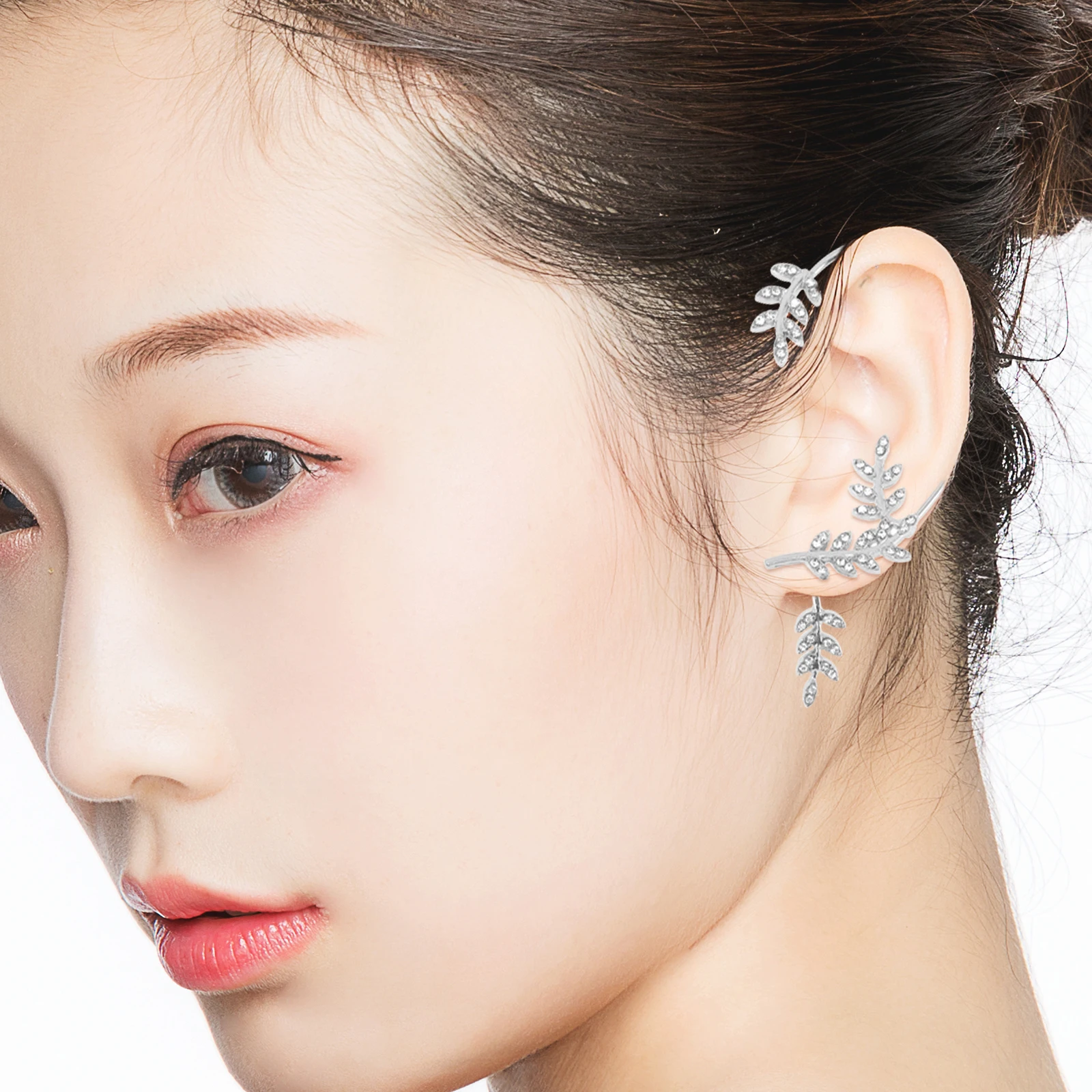 Clips 1 Pair Sturdy Alloy Rhinestone Non Piercing Bone Cuff For Women Wrap Earrings Ear Cuff Ear Clip 
Clips 1 Pair Sturdy Alloy Rhinestone Non Piercing Bone Cuff For Women Wrap Earrings Ear Cuff Ear Clip