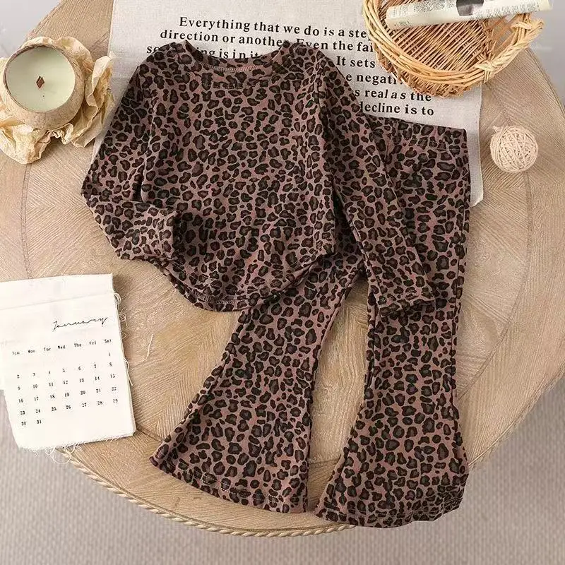 Korean Children's Clothing Girls' Leopard Print Set 2025 Spring/Summer Stylish Elastic Knitted Two-piece Set
Korean Children's Clothing Girls' Leopard Print Set 2025 Spring/Summer Stylish Elastic Knitted Two-piece Set