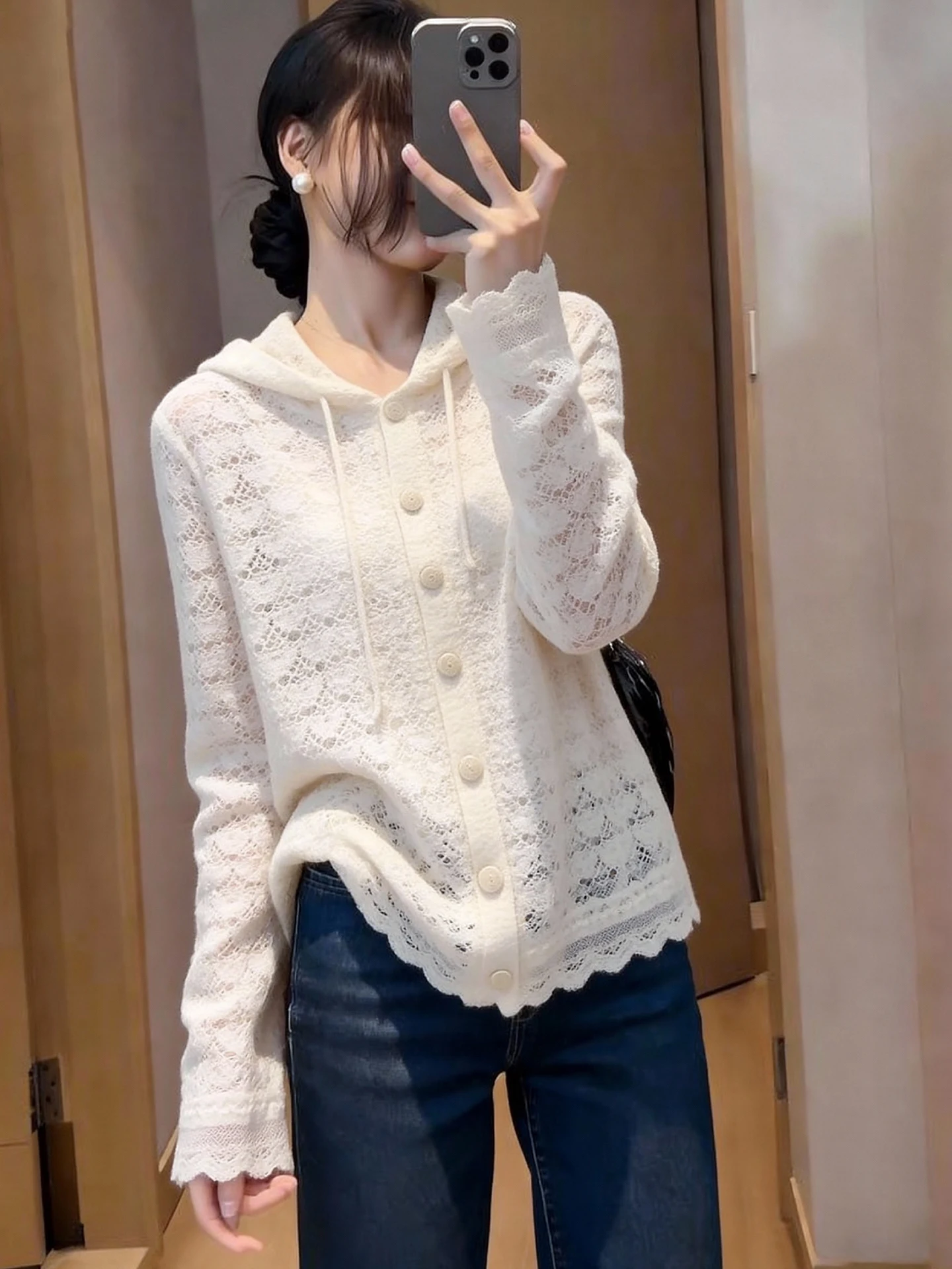 Early Spring Unique Hollow out Design Knitted Hat Long Sleeve Loose Women's Top Commute Style Soft Korean Loose Fit Knitwear
Early Spring Unique Hollow out Design Knitted Hat Long Sleeve Loose Women's Top Commute Style Soft Korean Loose Fit Knitwear