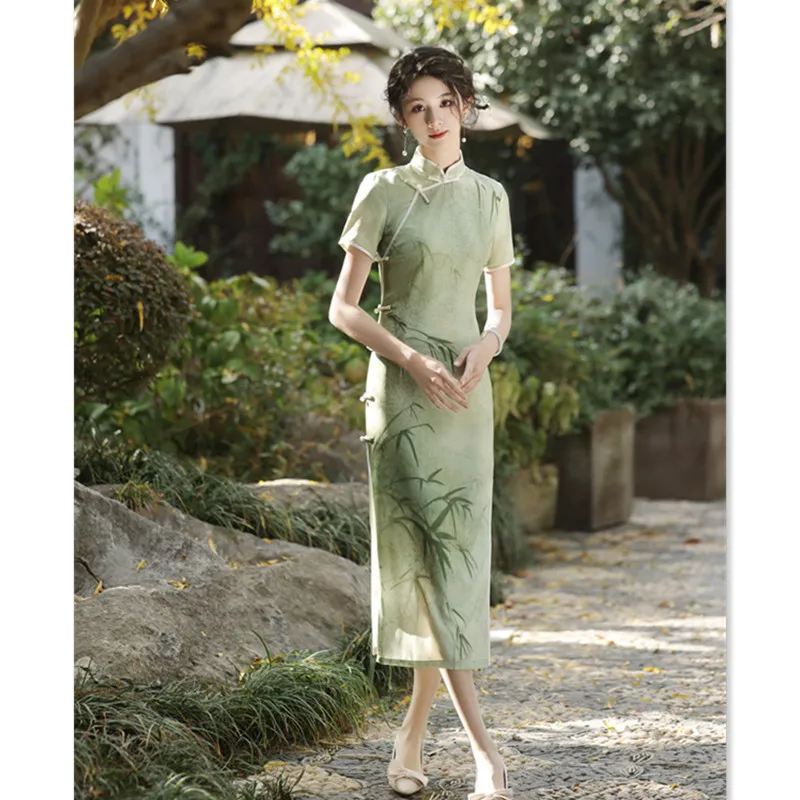 Старый Шанхай, ретро, национальный стиль, зеленый Cheongsam Qi Pao, весна/лето, новое длинное женское платье с короткими рукавами
Старый Шанхай, ретро, национальный стиль, зеленый Cheongsam Qi Pao, весна/лето, новое длинное женское платье с короткими рукавами