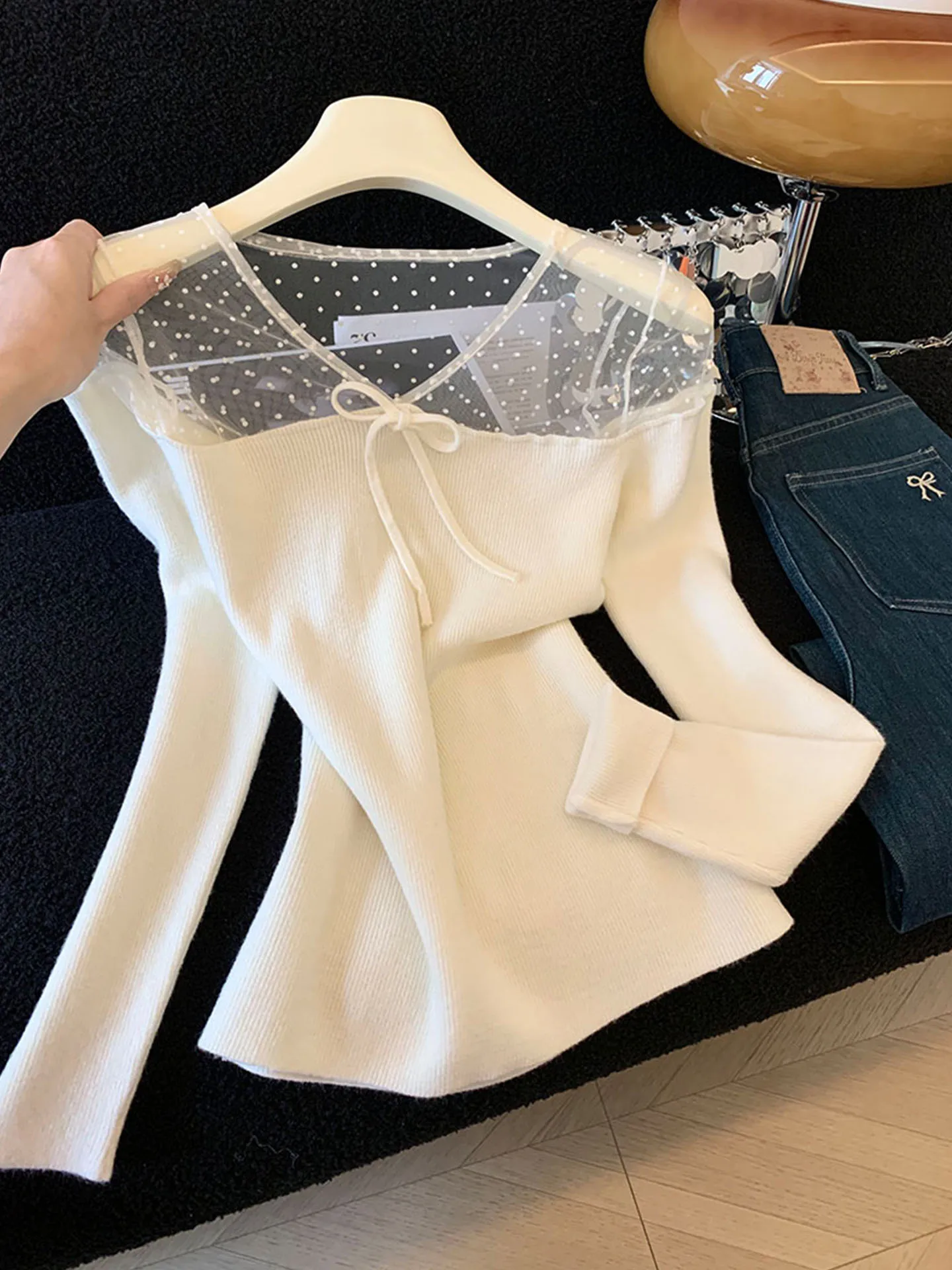 Рекомендовано Эмили Клуд: Женская вязаная кофта с V-образным вырезом, длинными рукавами, в горошек, осенне-зимняя модная модель с сетчатыми вставками и поясом.
Рекомендовано Эмили Клуд: Женская вязаная кофта с V-образным вырезом, длинными рукавами, в горошек, осенне-зимняя модная модель с сетчатыми вставками и поясом.