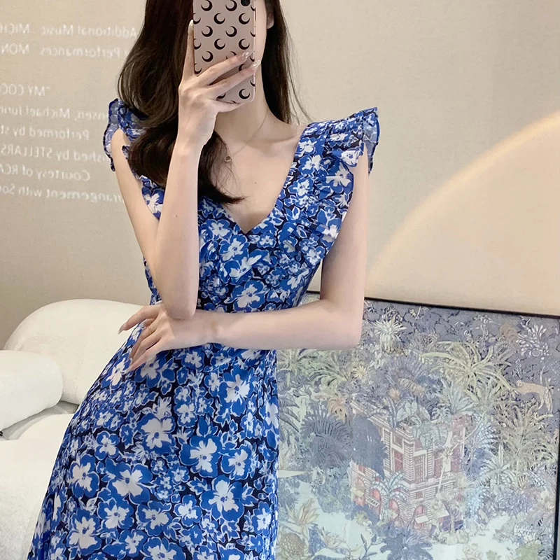 French Floral Dress 2022 New Women's Summer Small Waist Slim V-neck Bright Blue Design Niche Flying Sleeve Lace-up Dress
French Floral Dress 2022 New Women's Summer Small Waist Slim V-neck Bright Blue Design Niche Flying Sleeve Lace-up Dress