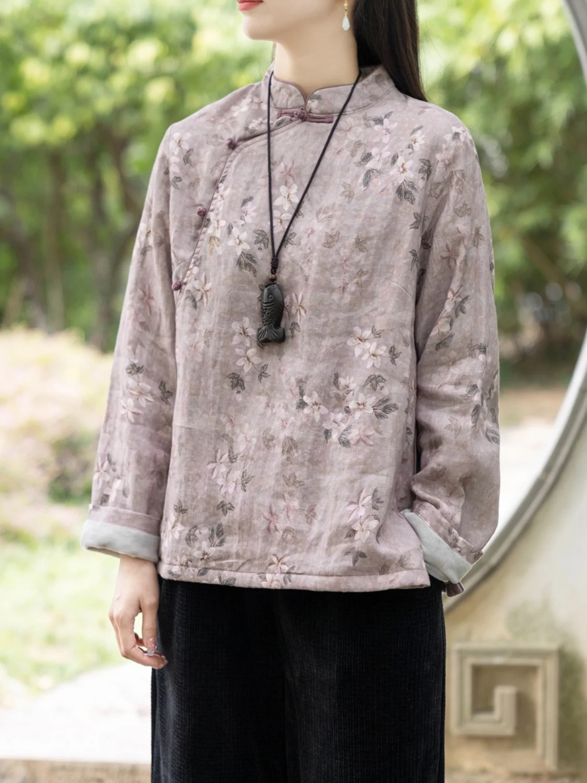 Женское зимнее джинсовое пальто Jiangnan с льняным принтом на пуговицах на подкладке, женское дизайнерское улучшенное хлопковое пальто в китайском стиле
Женское зимнее джинсовое пальто Jiangnan с льняным принтом на пуговицах на подкладке, женское дизайнерское улучшенное хлопковое пальто в китайском стиле