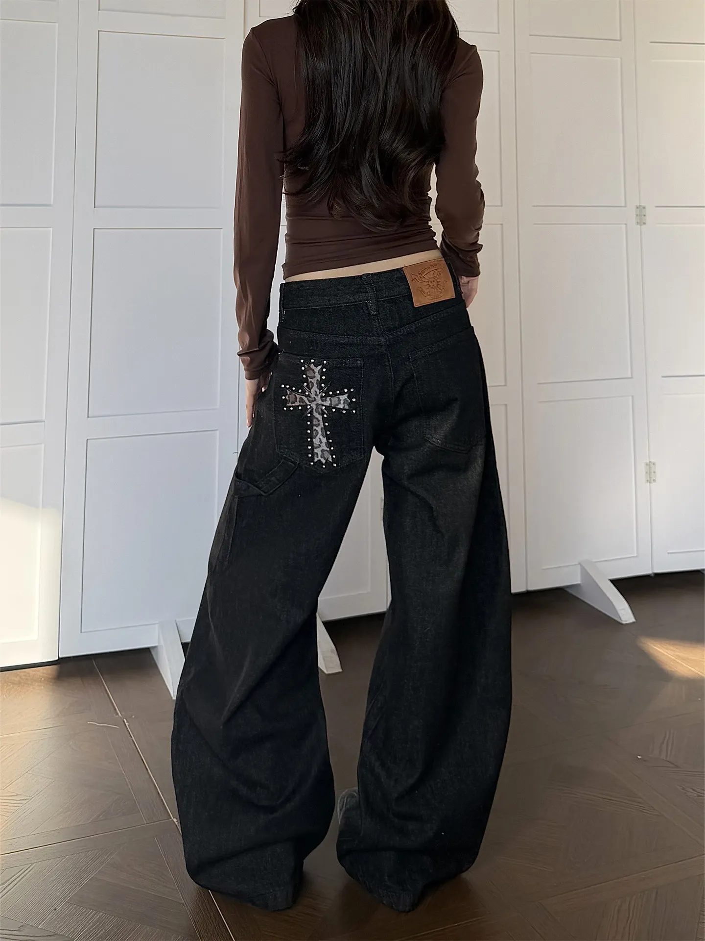 Retro Leopard Print Splicing High Street Style Denim Jeans Men's Casual Loose Wide Leg Straight Cut Trousers
Retro Leopard Print Splicing High Street Style Denim Jeans Men's Casual Loose Wide Leg Straight Cut Trousers
