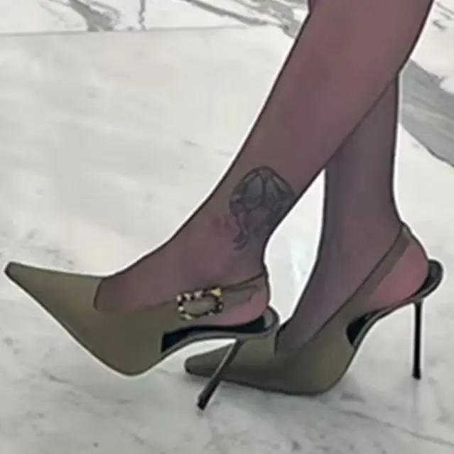 Olive Green/purple Satin Fashion Sandals 2025 New French Square Toe Shallow Back Strap Stiletto High Heels Banquet Formal Shoes
Olive Green/purple Satin Fashion Sandals 2025 New French Square Toe Shallow Back Strap Stiletto High Heels Banquet Formal Shoes