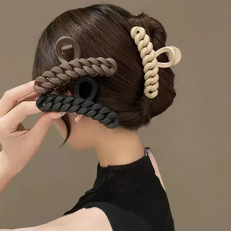 How much is the amount of milk coffee color grab clip hair, large hair clip women's 2024 new French shark clip crab clip women's
How much is the amount of milk coffee color grab clip hair, large hair clip women's 2024 new French shark clip crab clip women's